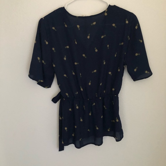 Cute Pineapple Top - Picture 4 of 4